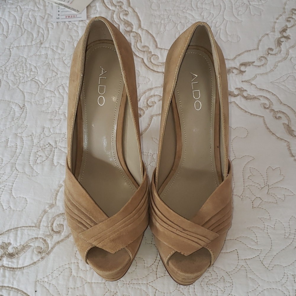 🔥🔥🔥 Aldo peep toe pumps